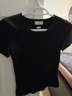Aritzia Contour Black Short-Sleeve Tee